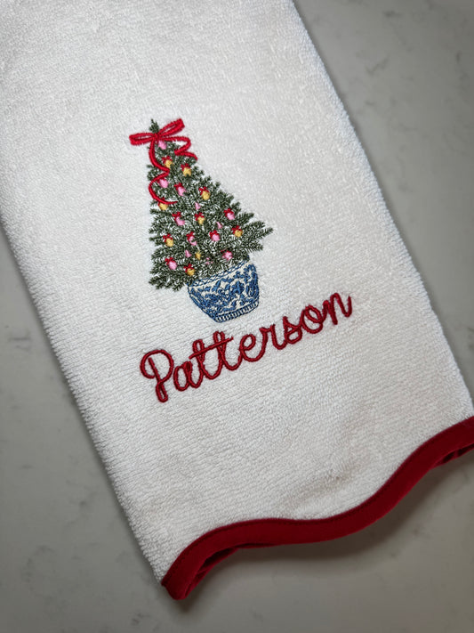 Red Trim Scallop Hand Towel